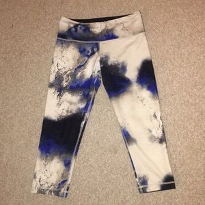 Lululemon cropped leggings (wunder under)
